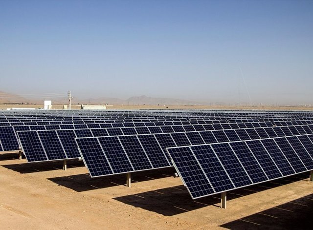 افتتاح اولین نیروگاه خورشیدی ۲۰ کیلوواتی در فارس