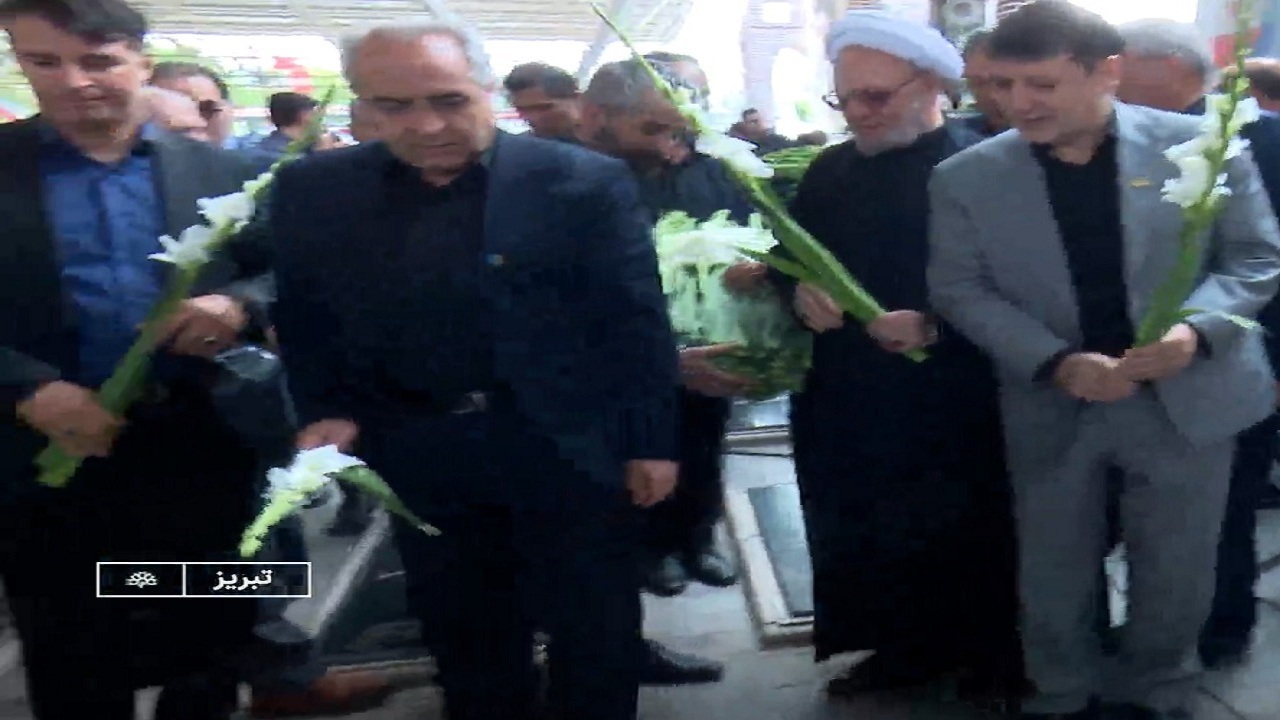 مراسم غبارروبی مزار شهدا در تبریز