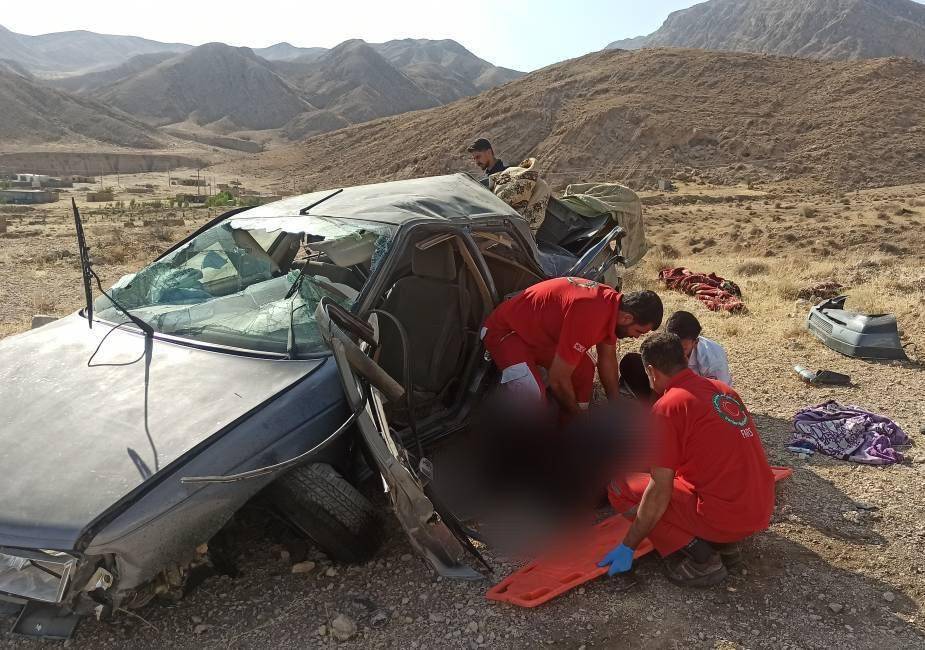 واژگونی سواری در جاده داراب با ۲ مصدوم