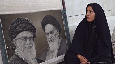 بافت تابلو فرش منقش به تصویر رهبر شهید