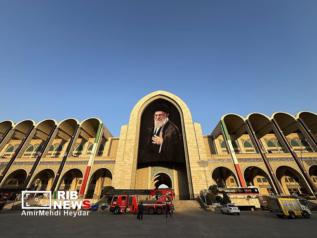 آماده سازی مصلای تهران برای مراسم وداع با رهبر شهید انقلاب