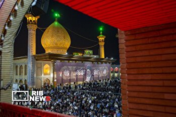 لاله‌گردانی در حرم شاهچراغ(ع) در سوگ شهادت امام رضا(ع)