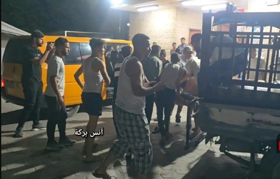 حمله ارتش صهیونیستی به چادر آوارگان در دیرالبلح حمله ارتش صهیونیستی به چادر آوارگان در دیرالبلح